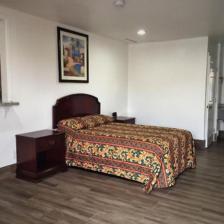 Welcome Inn Motel Монтцлер Екстериор снимка