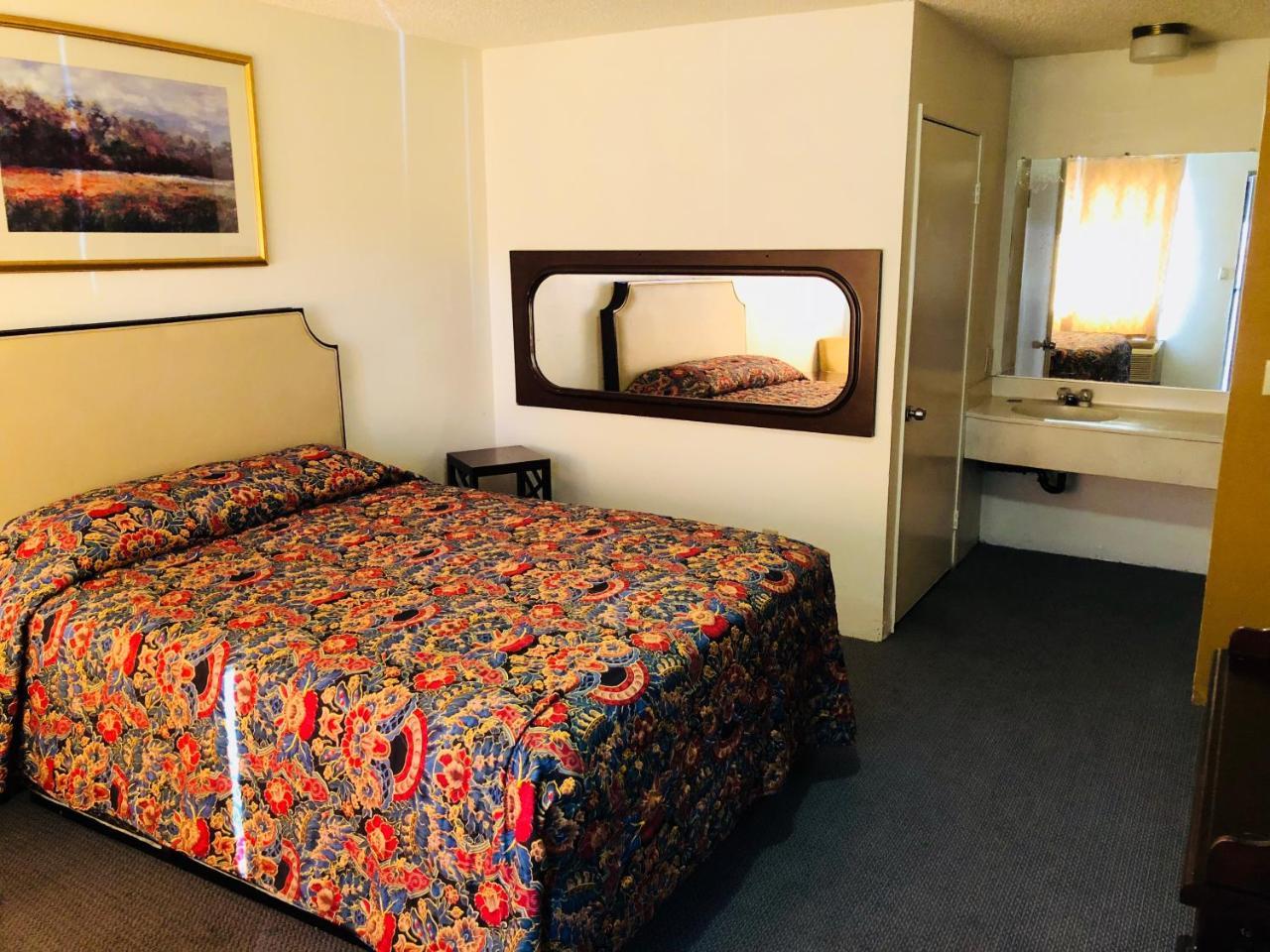 Welcome Inn Motel Монтцлер Екстериор снимка