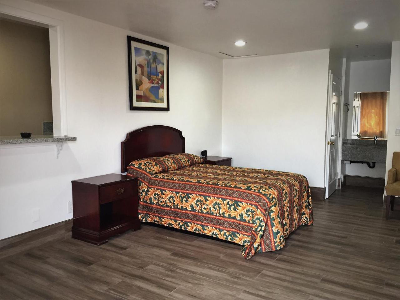 Welcome Inn Motel Монтцлер Екстериор снимка